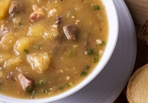 Sopa de Mandioca com Carne